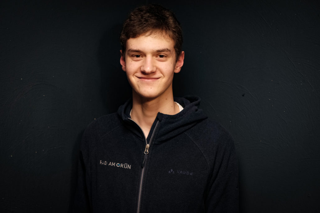 team_member_img